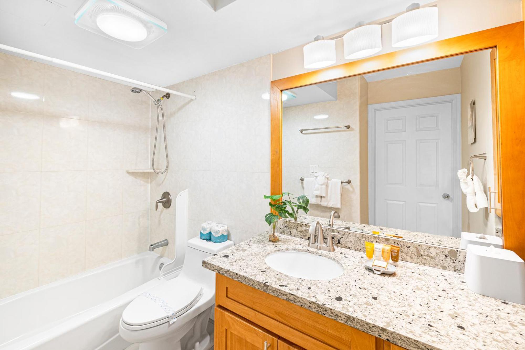 Great Ocean View Condo, Near Beach With Free Parking! Honolulu Exteriér fotografie